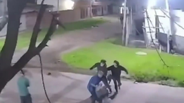molieron a golpes a un hombre en los hornos acusado de abuso