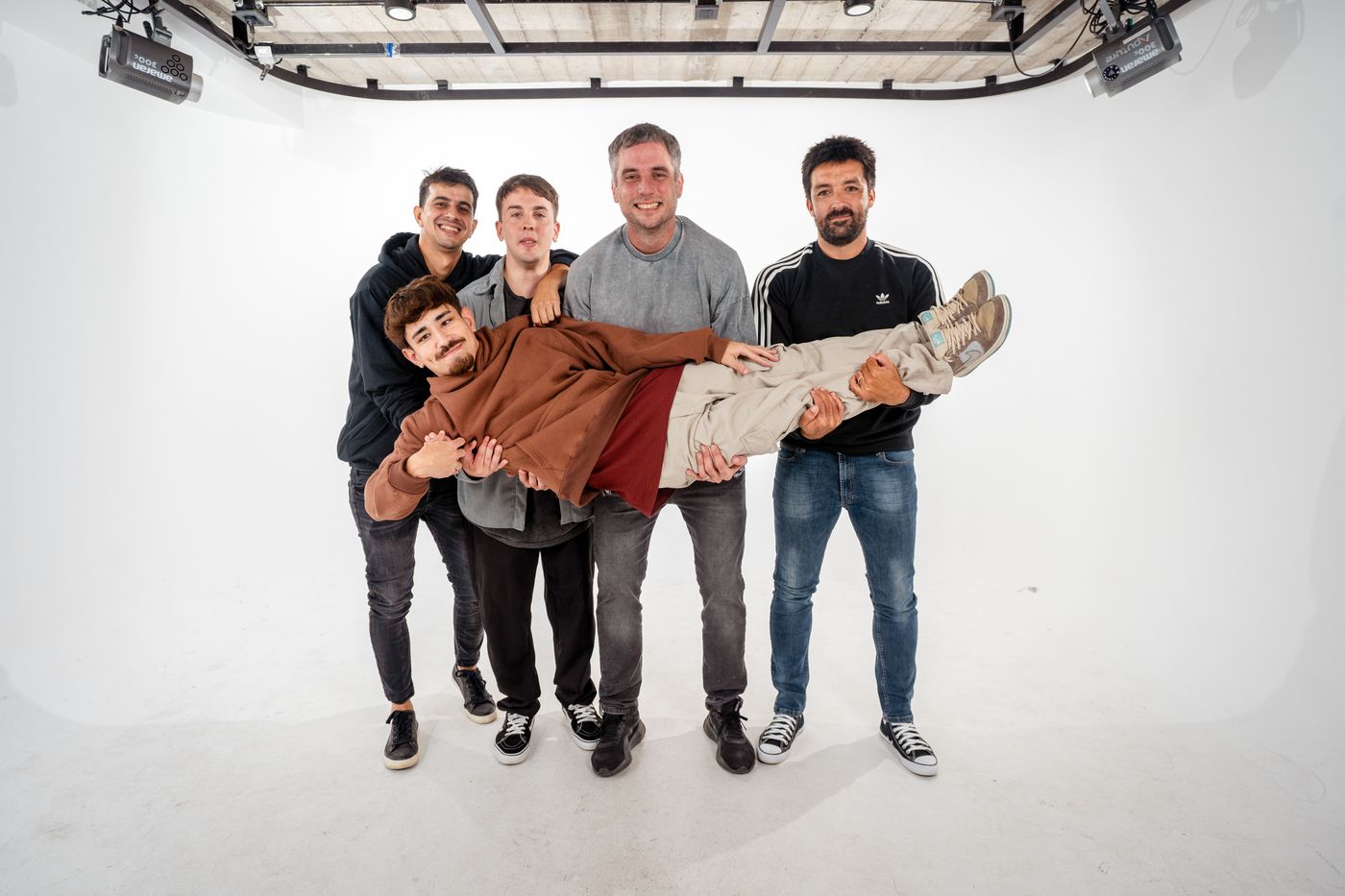 No juegan con nadie 2026