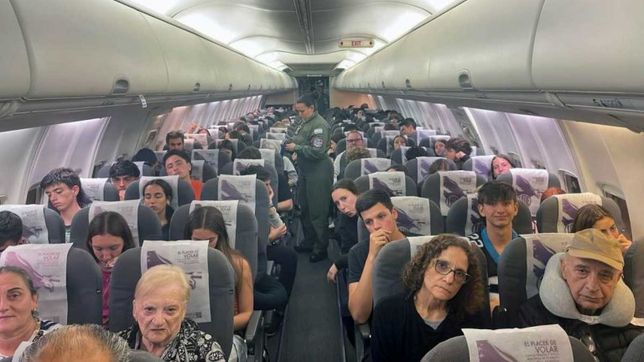 el vuelo que trae a los estudiantes platenses atrapados en israel ya esta rumbo a argetina