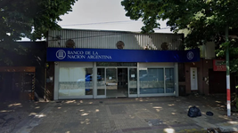 una mujer sufrio una salidera bancaria en la plata y un adolescente termino detenido por el robo una mujer sufrio una salidera bancaria en la plata y un adolescente termino detenido por el robo