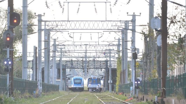 el tren roca con problemas y servicio limitado por una falla electrica en quilmes