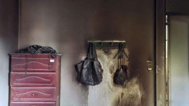 una canita voladora entro quemo parte de la casa y los ahorros de una mujer