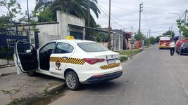un auto choco con un micro en berisso y el conductor termino hospitalizado un auto choco con un micro en berisso y el conductor termino hospitalizado