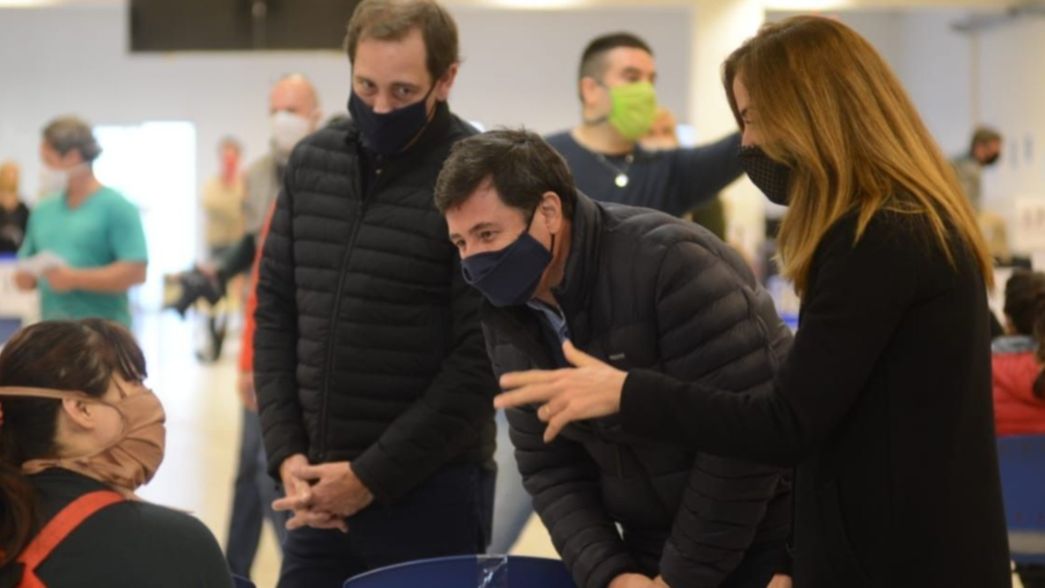 Una tarjeta cada seis minutos: avanza la entrega del plan Alimentar en La Plata