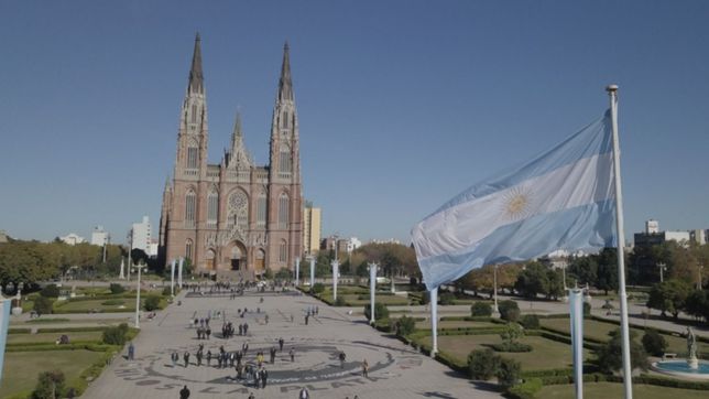 vacaciones de invierno: empiezan las visitas guiadas por historicos rincones de la plata