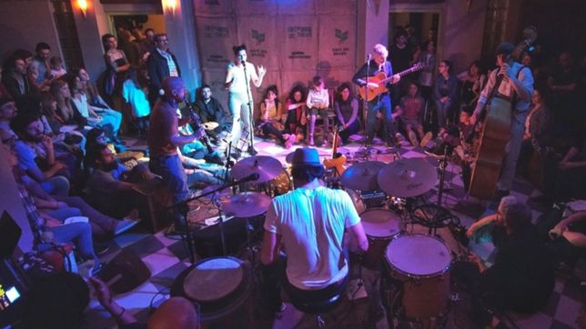 los marplatenses de creciente presentan por primera vez en la ciudad su concierto circular