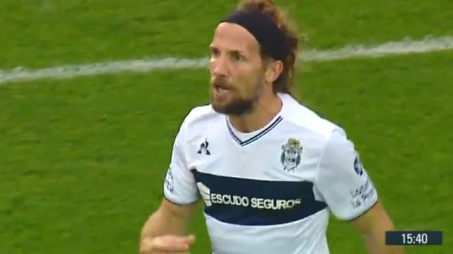 video: asi fue el penal que cometio facundo oreja y que le costo la derrota a gimnasia