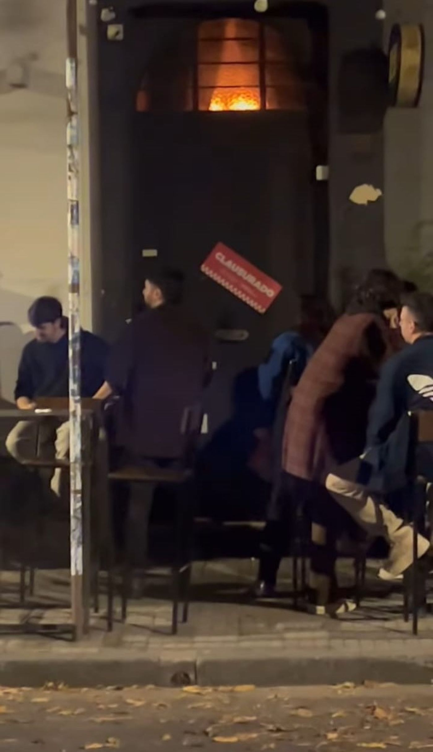 La cervecería ubicada en el centro de La Plata fue clausurada este viernes después de un control municipal La cervecería ubicada en el centro de La Plata fue clausurada este viernes después de un control municipal