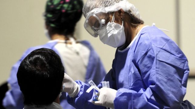 los casos de covid-19 bajaron un 21,8% con respecto a la semana pasada en argentina