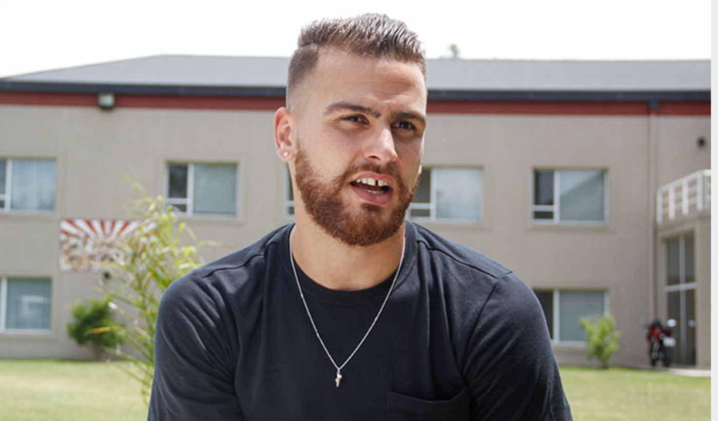 Leandro González Pïrez Estudiantes.png