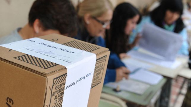 menos mesas, horarios especiales e higiene: asi sera el protocolo para las elecciones