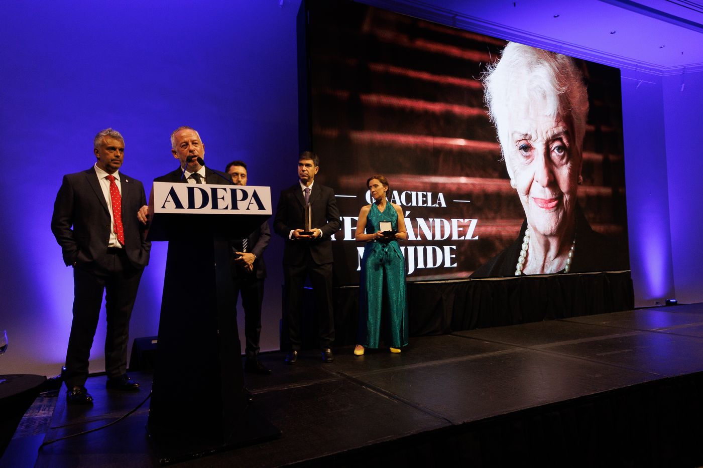 Durante la cena de ADEPA fue homenajeada Graciela Fern&aacute;ndez Meijide