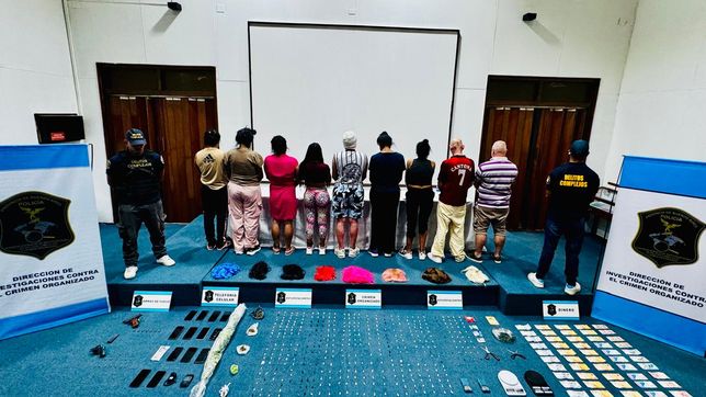 la policia detuvo a 13 personas y secuestro armas y cocaina valuada en $20 millones en la zona roja