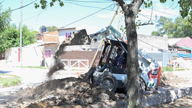 cloacas, polideportivos y una estacion de bombeo: ensenada encara obras para 7.000 vecinos