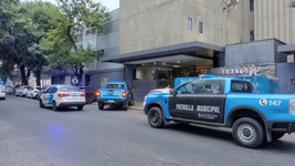 varios patrulleros, dos motos y un milagro: policias salvaron a una bebe con un dramatico traslado varios patrulleros, dos motos y un milagro: policias salvaron a una bebe con un dramatico traslado