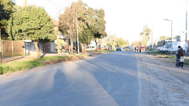 inauguraron obras de asfaltado en lisandro olmos y anunciaron nuevas mejoras urbanas