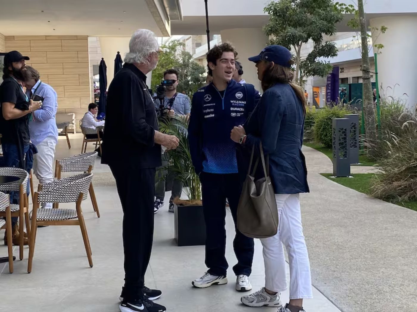 Franco Colapinto y Flavio Briatore en Qatar.