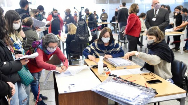 a contramano de la tendencia: asi votaron los extranjeros de la plata