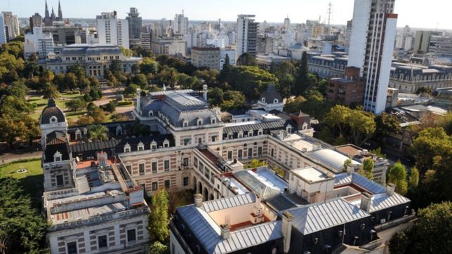 la plata tiene competencia: el gobierno planea crear 24 capitales alternas