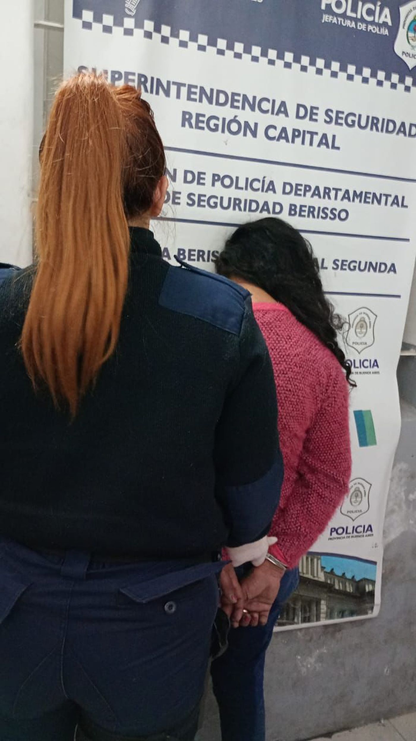 La acusada fue trasladada a la comisaría Segunda de Berisso