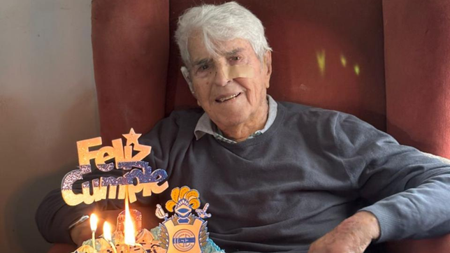 el socio mas longevo de gimnasia celebro sus 100 anos junto al lobo