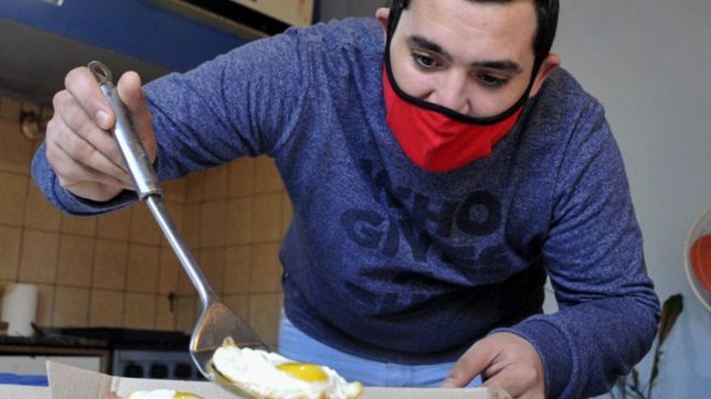 el creador de monstermila ya es vecino destacado de la plata por su obra solidaria