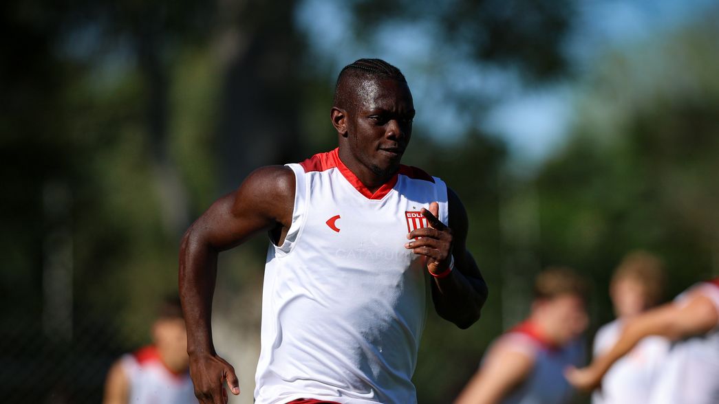 Se cayó el pase de Cetré a Paranaense y el colombiano vuelve a Estudiantes