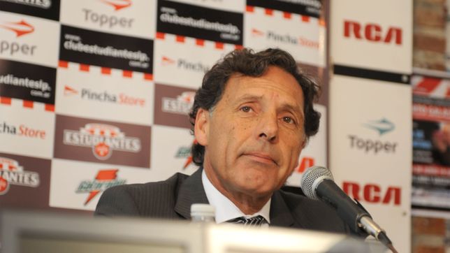 el gesto de miguel angel russo que emociono a un jugador de la plata que tenia a su padre enfermo