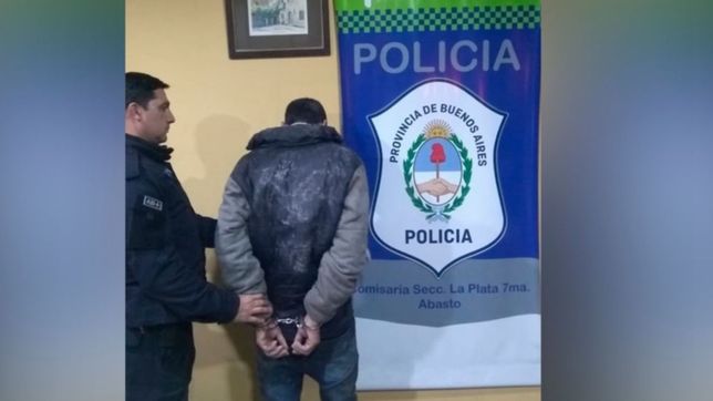 rompio la vidriera de un polirrubros, entro a robar y lo atraparon in fraganti