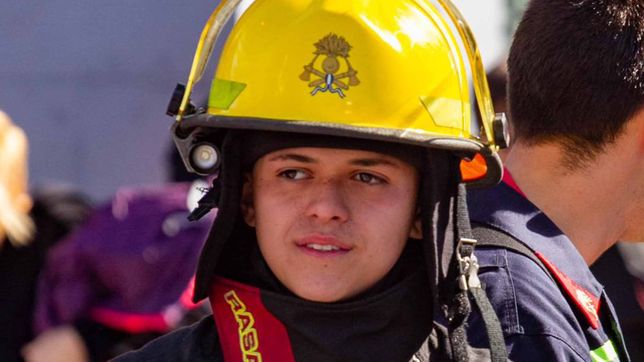 un bombero de ensenada le salvo la vida a un hombre con maniobras de rcp