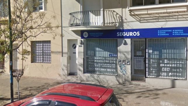 barrio norte: se hizo pasar por un cliente, volvio armado una hora despues y los desvalijo