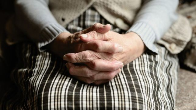 violento robo a una abuela de 88 anos que volvia de hacer los mandados en la plata