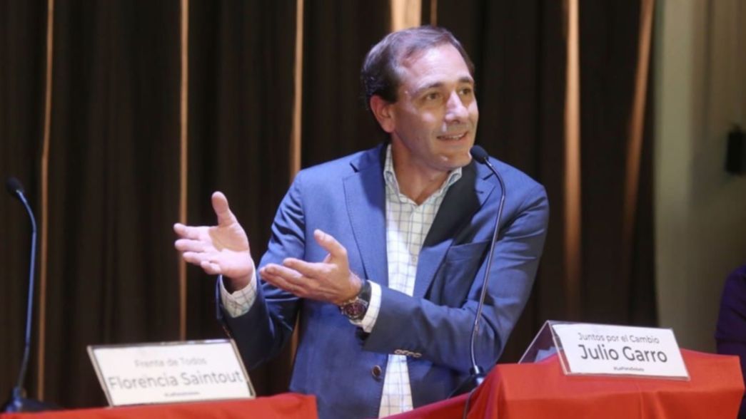 Salto al vacío: el palo de Julio Garro a Florencia Saintout por su ausencia en el debate de La Plata