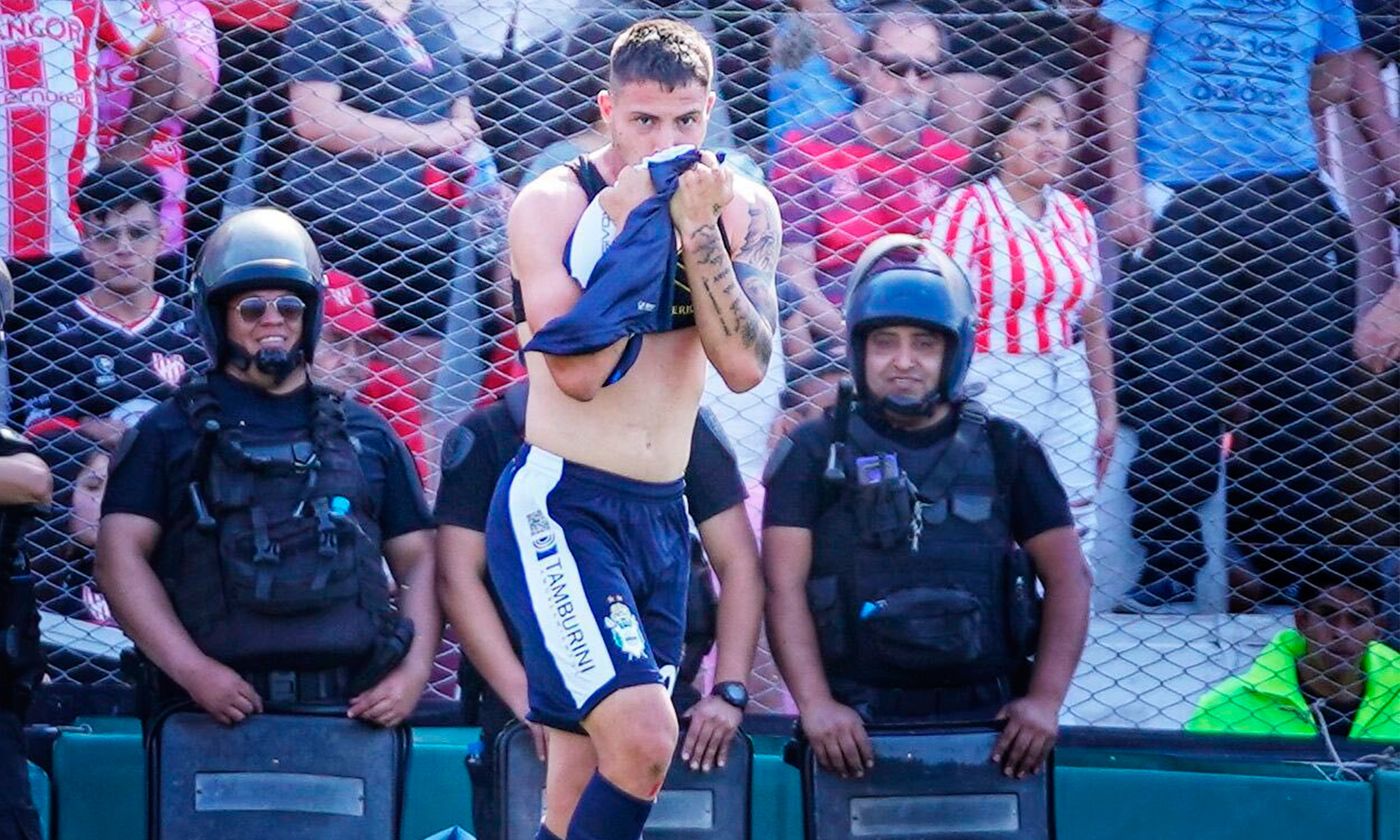 Instituto Gimnasia gol Ivo Mammini.jpg