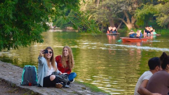 sol y algunas nubes en un sabado muy agradable en la plata