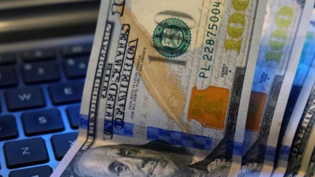 el dolar blue sigue imparable y volvio a batir record