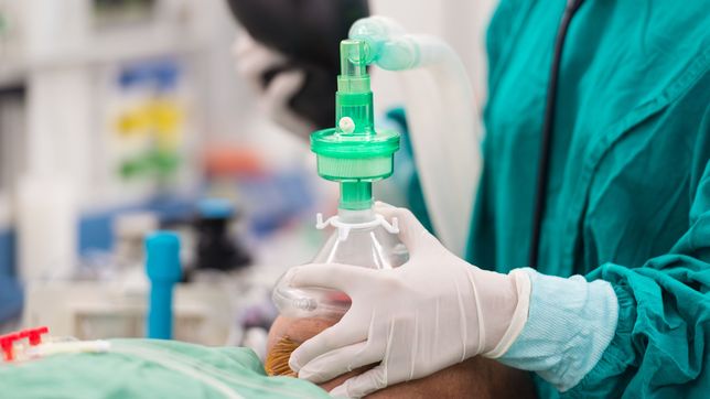 reprograman cirugias en hospitales publicos por un conflicto con anestesiologos