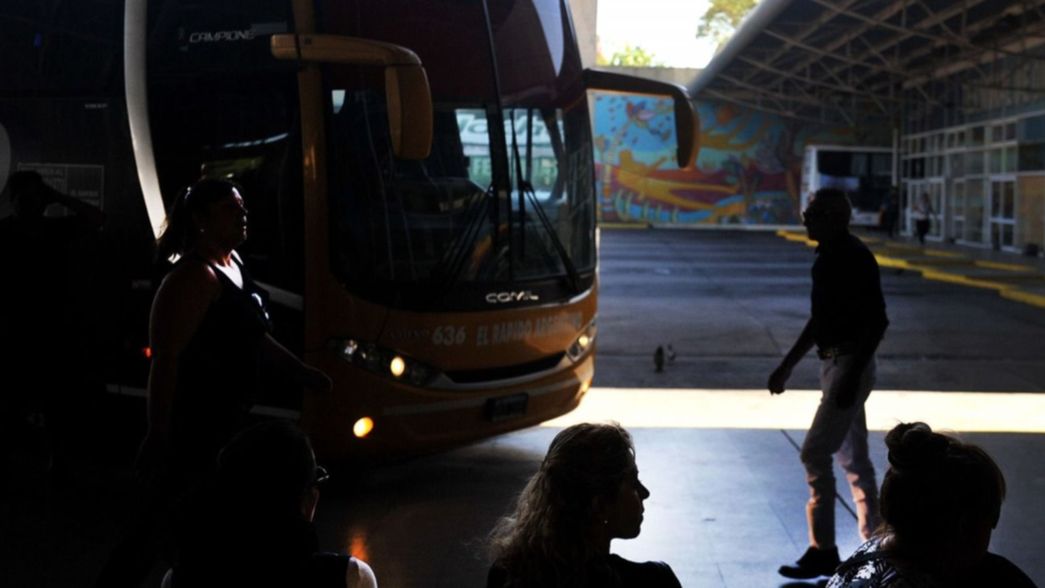 ¿Cuánto saldrá viajar en micro a la Costa Atlántica este verano?