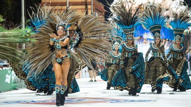 la comparsa entrerriana mari mari llega a la plata para celebrar el carnaval