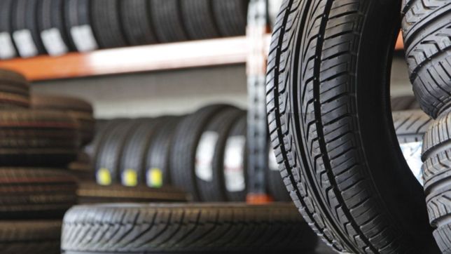 piratas del asfalto robaron $21.000.000 en neumaticos en la zona franca la plata