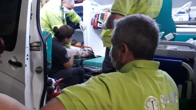 bomberos de la plata le salvaron a una beba de 8 meses que no podia respirar