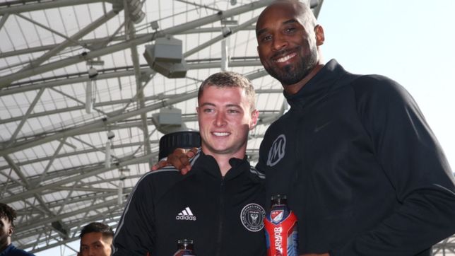 estudiantes: la foto de matias pellegrini con kobe bryant, antes de la tragedia