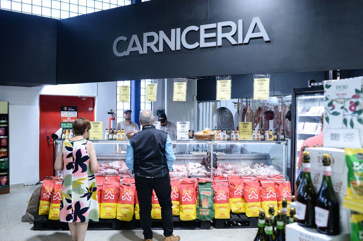 Reinauguración de supermercado El Nene góndolas inflación (18).jpeg