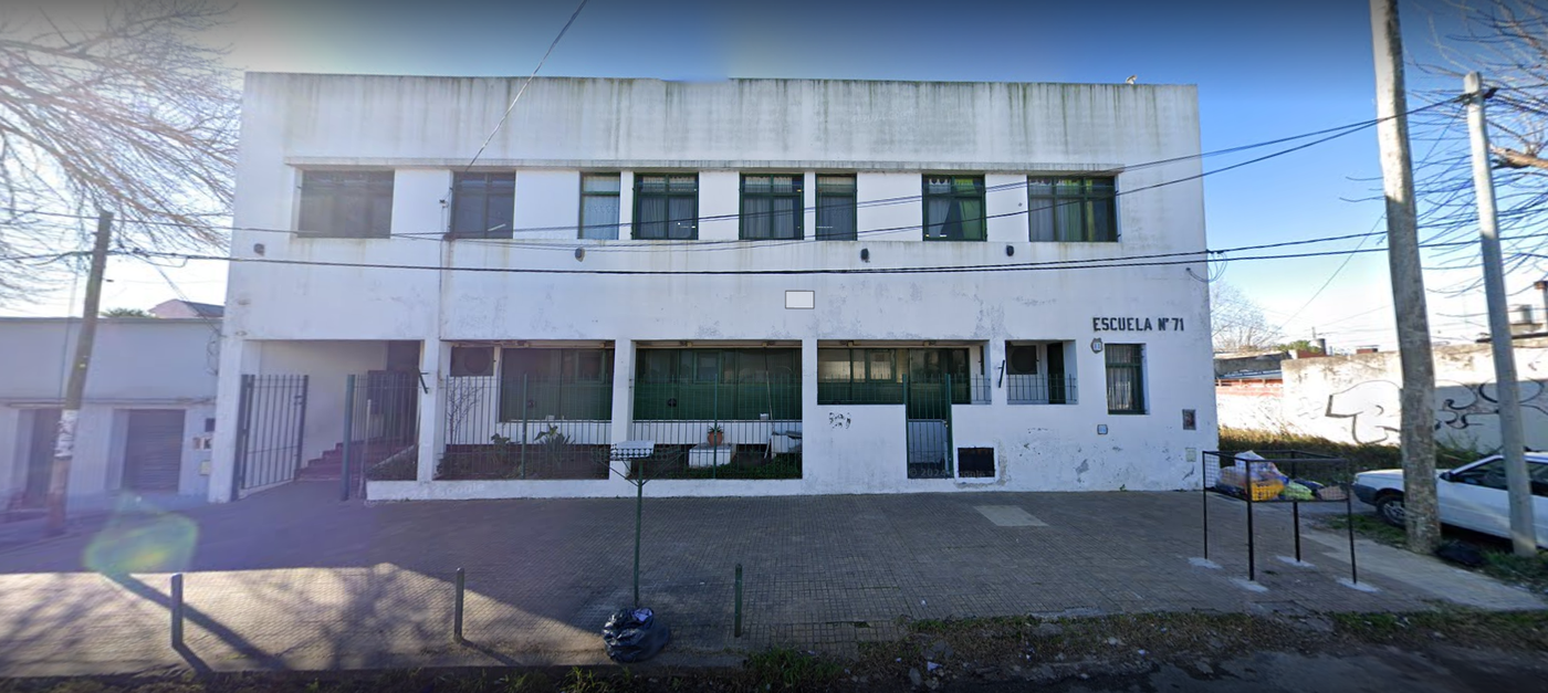 Escuela Primaria 71 San Carlos La Plata.png