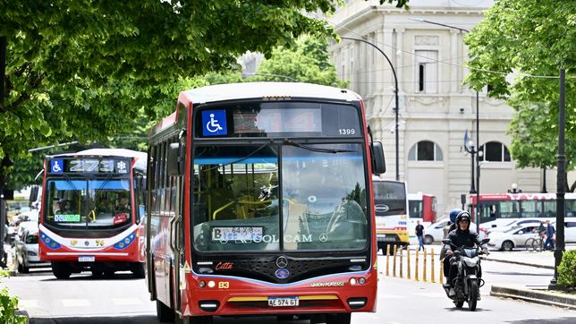 se desactivo el paro de la uta en la plata y los micros funcionan con normalidad