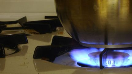 Uno por uno, todos los aumentos que llegan en febrero e impactarán en el bolsillo