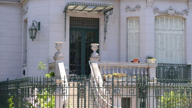 asi se ve por dentro el palacio mammoni, la mansion que se alquila en el corazon de la plata