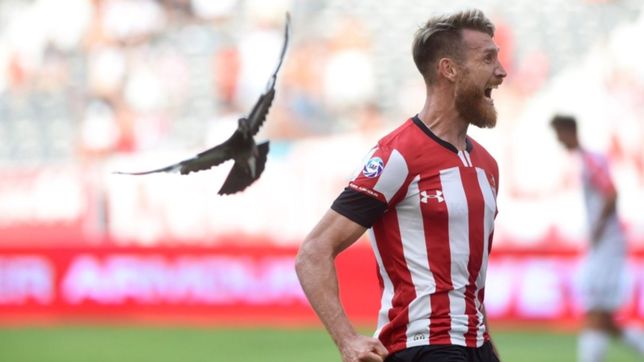 estudiantes corto la racha ante patronato y volvio al triunfo en su regreso a la plata