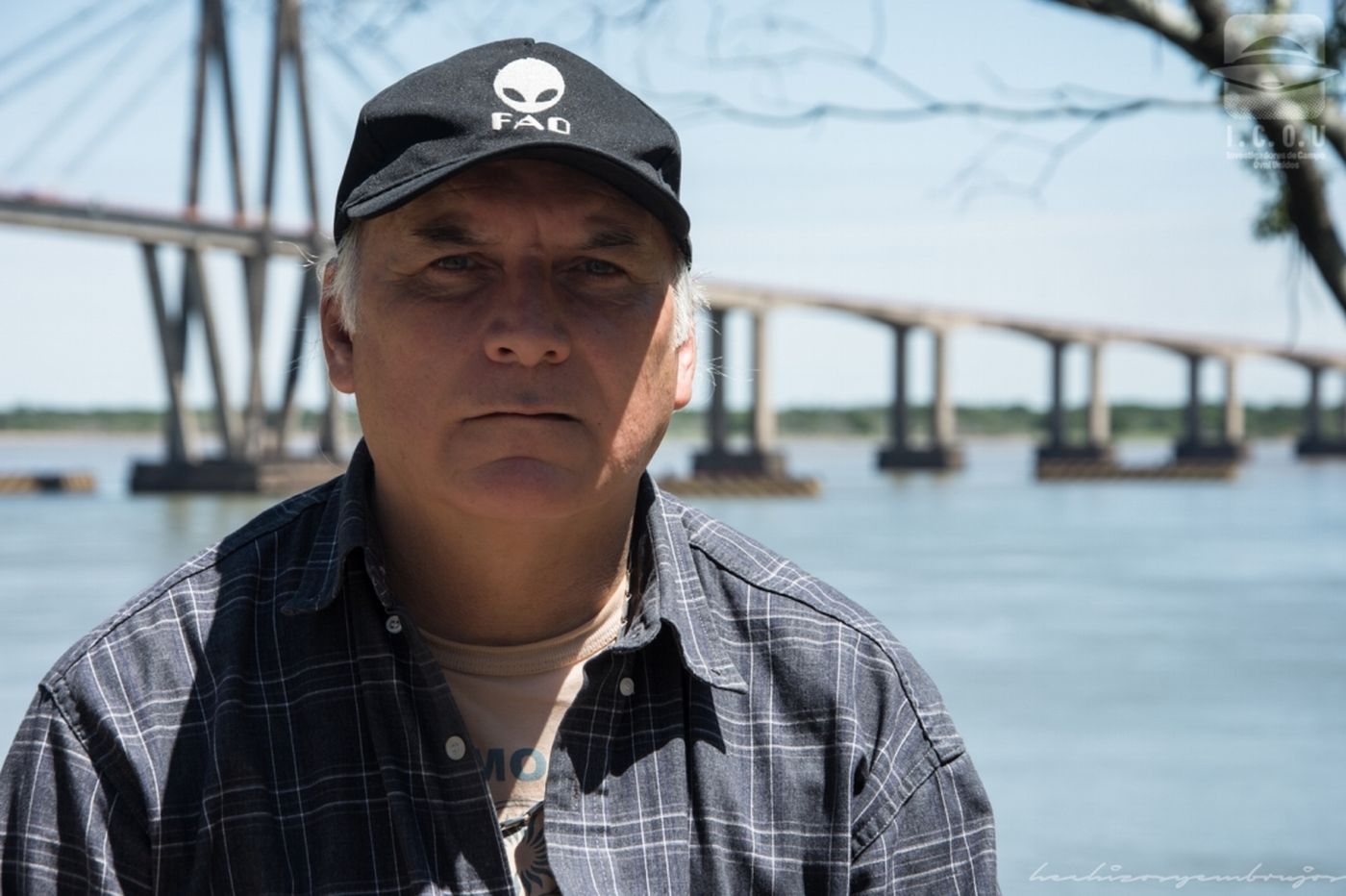 Luis Burgos, creador de la Fundación Argentina de Ovnilogía (FAO), en una vigilia ovni en Poblet. Ahora convocan a realizarla desde las casas. Luis Burgos, creador de la Fundación Argentina de Ovnilogía (FAO), en una vigilia ovni en Poblet. Ahora convocan a realizarla desde las casas.