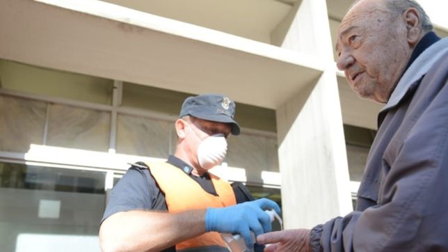 provincia reforzo el operativo para que todos los jubilados tengan su tarjeta de debito